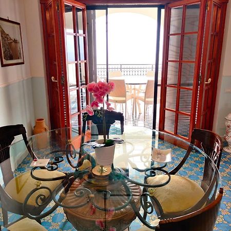Casa La Scogliera Apartment Праяно Екстериор снимка